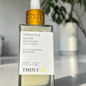 TRULY Pineapple Glow Smoothing Face Serum Hydration Boosters 1.7oz